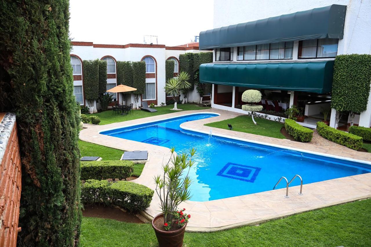 Hotel & Suites Villa Del Sol Морелия Екстериор снимка