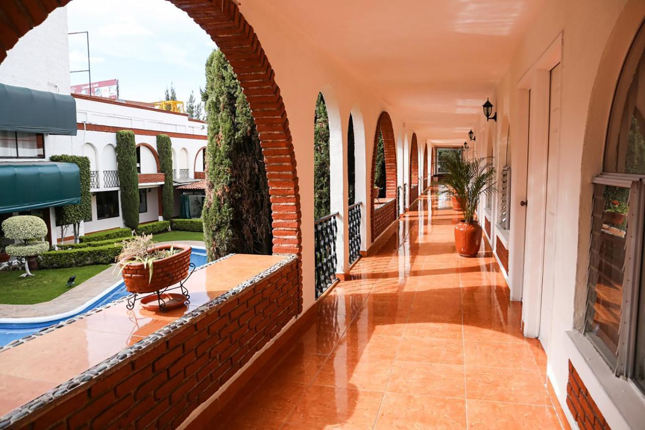 Hotel & Suites Villa Del Sol Морелия Екстериор снимка