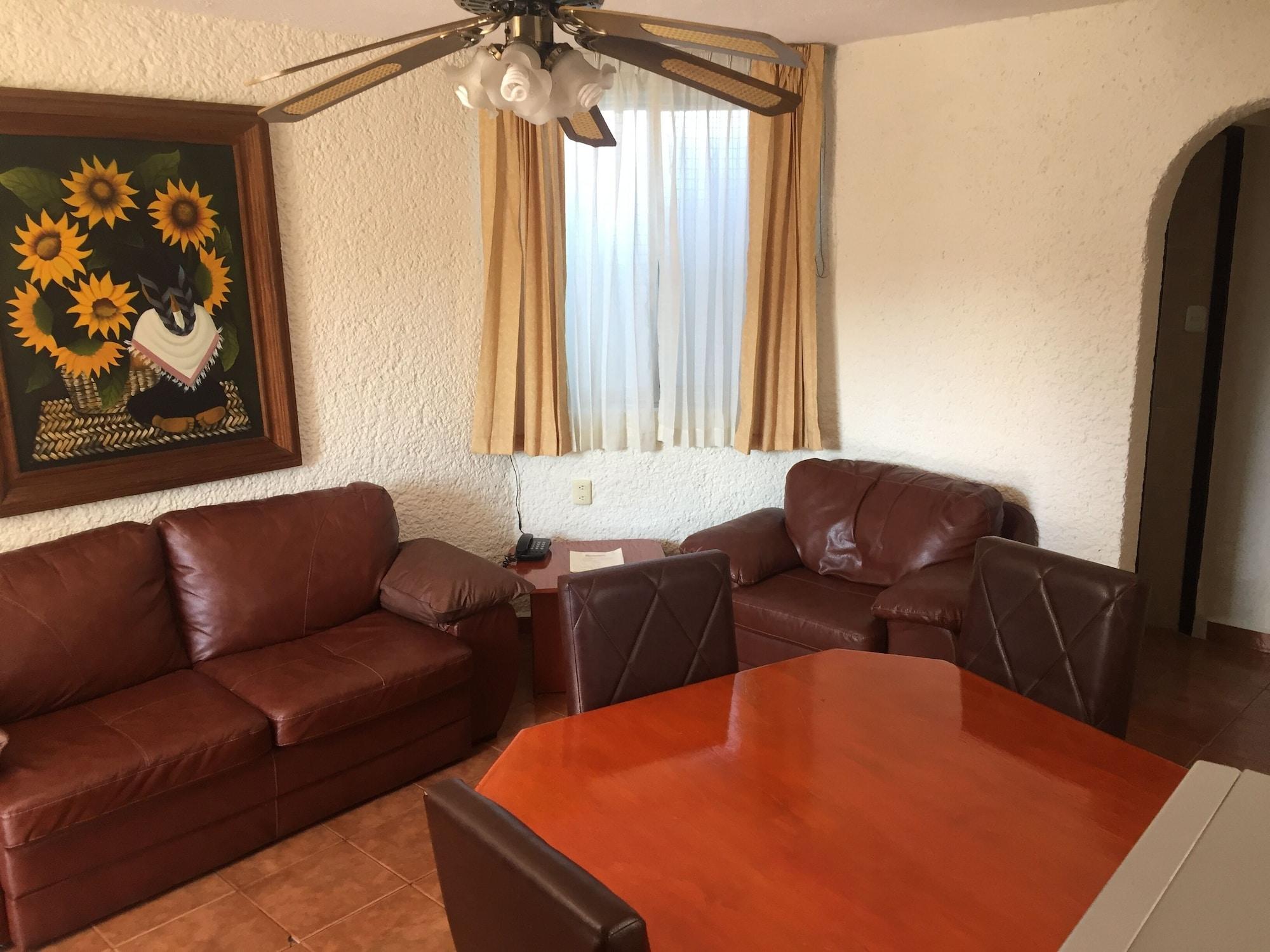 Hotel & Suites Villa Del Sol Морелия Екстериор снимка