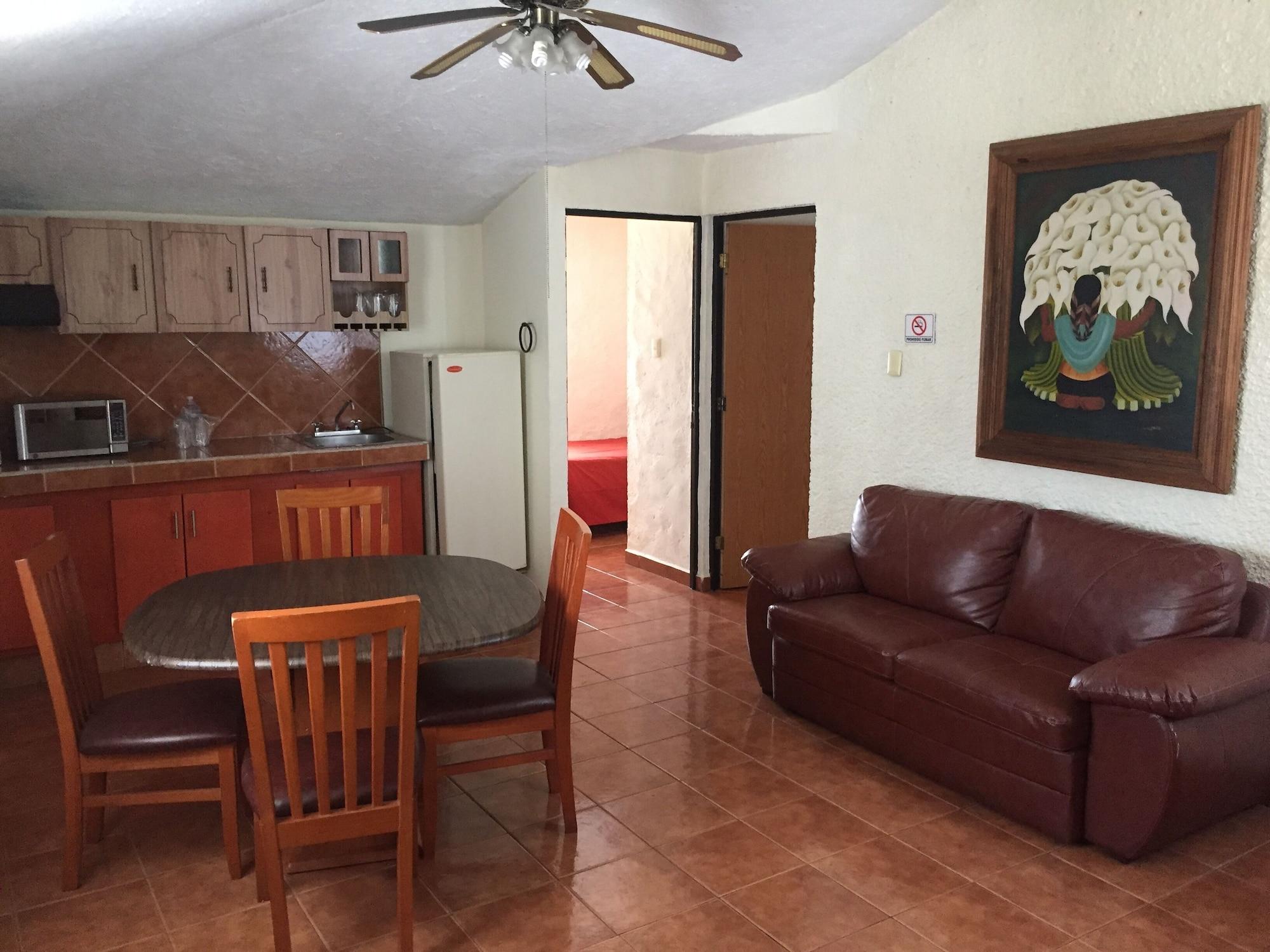 Hotel & Suites Villa Del Sol Морелия Екстериор снимка