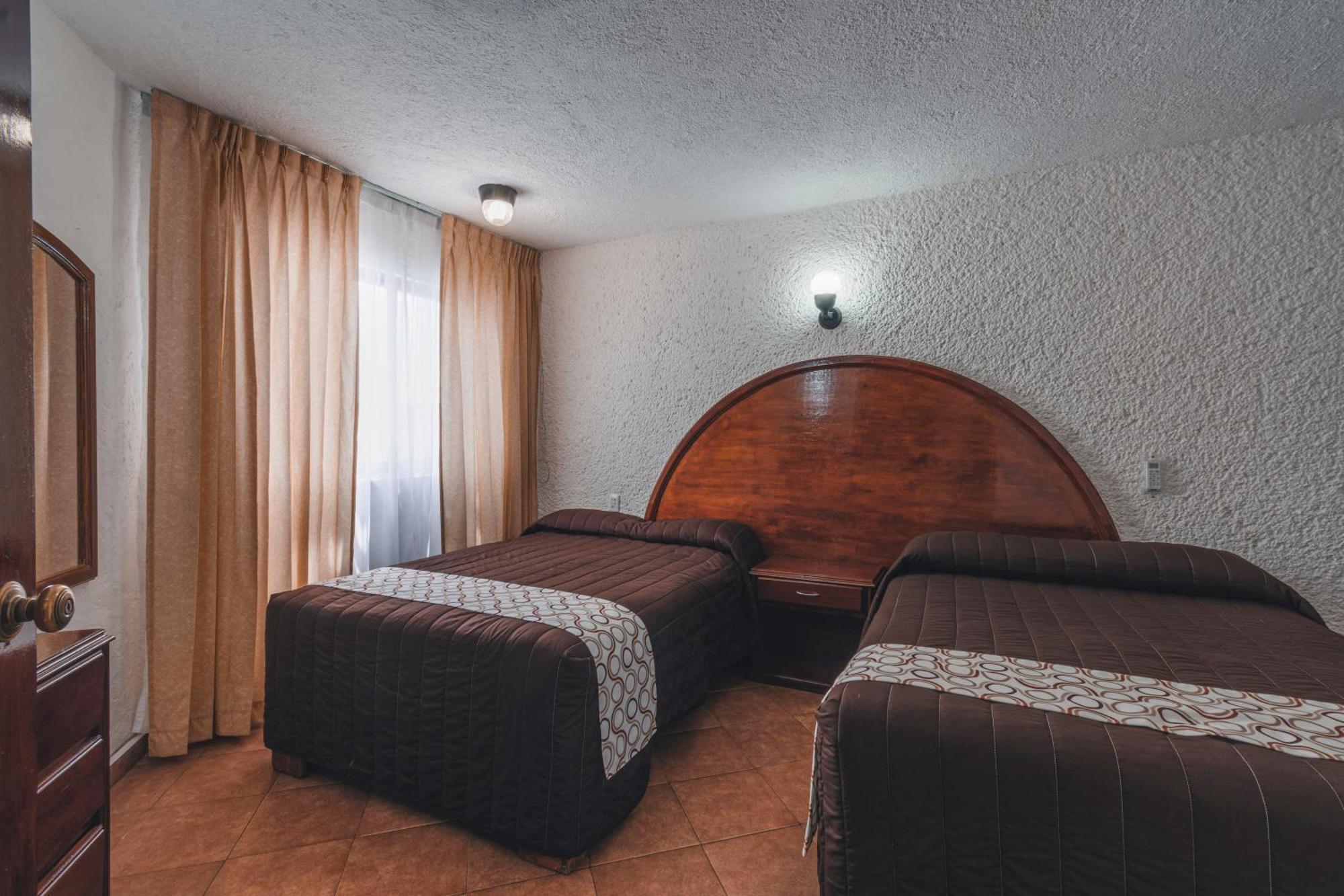 Hotel & Suites Villa Del Sol Морелия Екстериор снимка