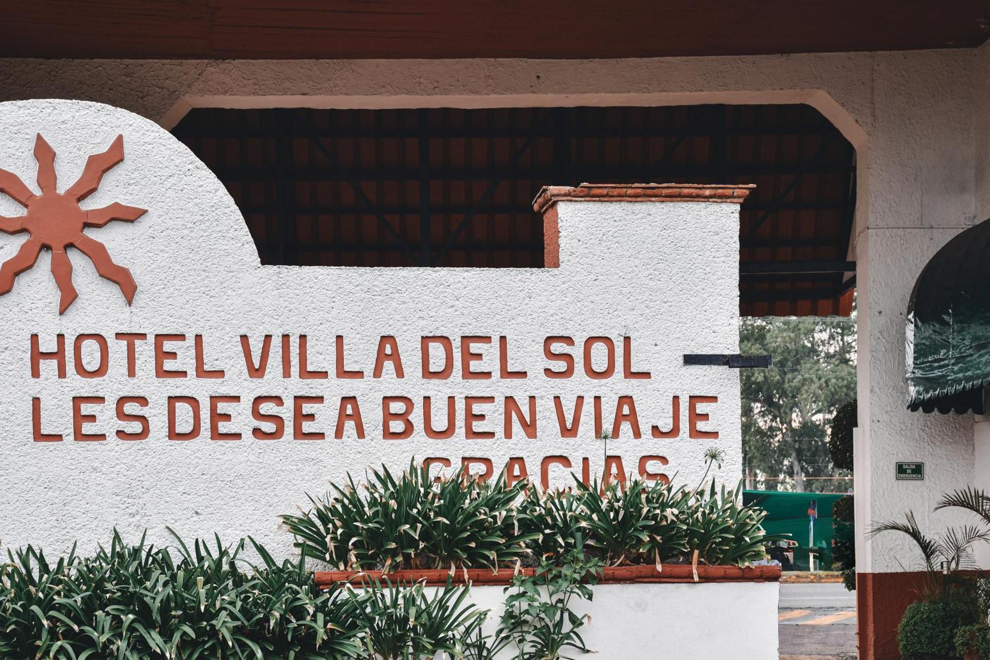 Hotel & Suites Villa Del Sol Морелия Екстериор снимка