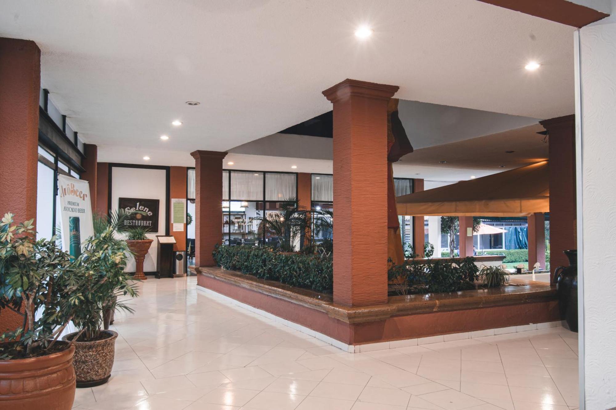 Hotel & Suites Villa Del Sol Морелия Екстериор снимка