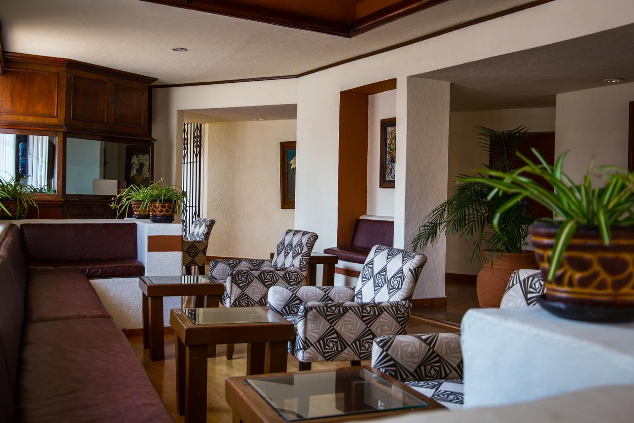 Hotel & Suites Villa Del Sol Морелия Екстериор снимка
